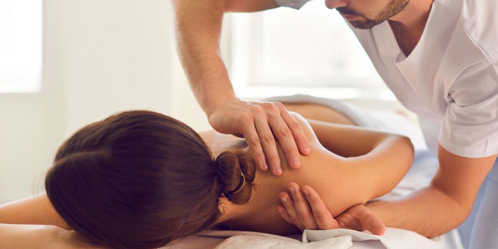 One of the effective methods for treating osteoarthritis of the shoulder joint is massage. 